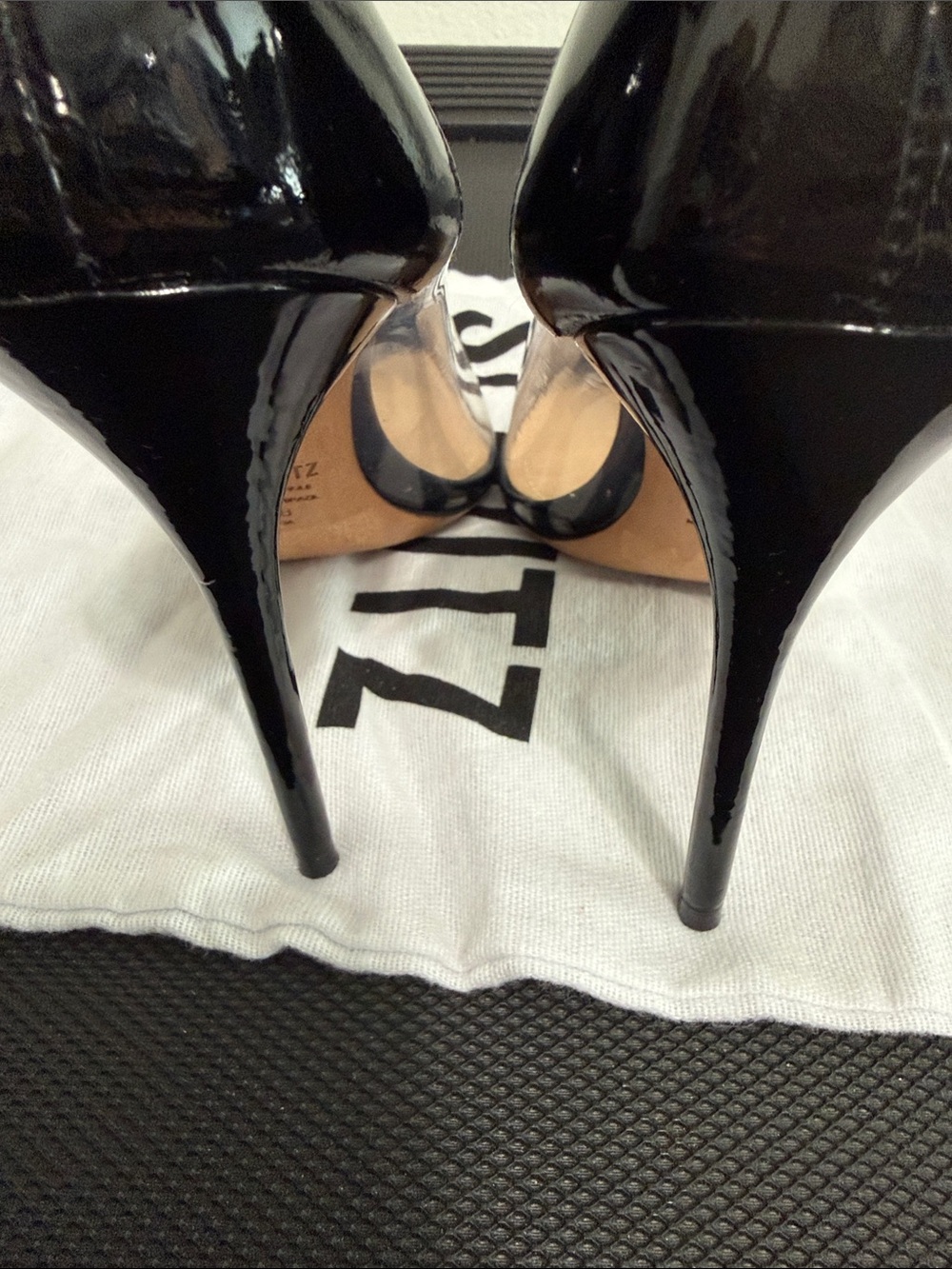 SCHUTZ Black Patent Cendi Pumps Pointed Toe Clear Panel Heels - sz 8 - Picture 10 of 13